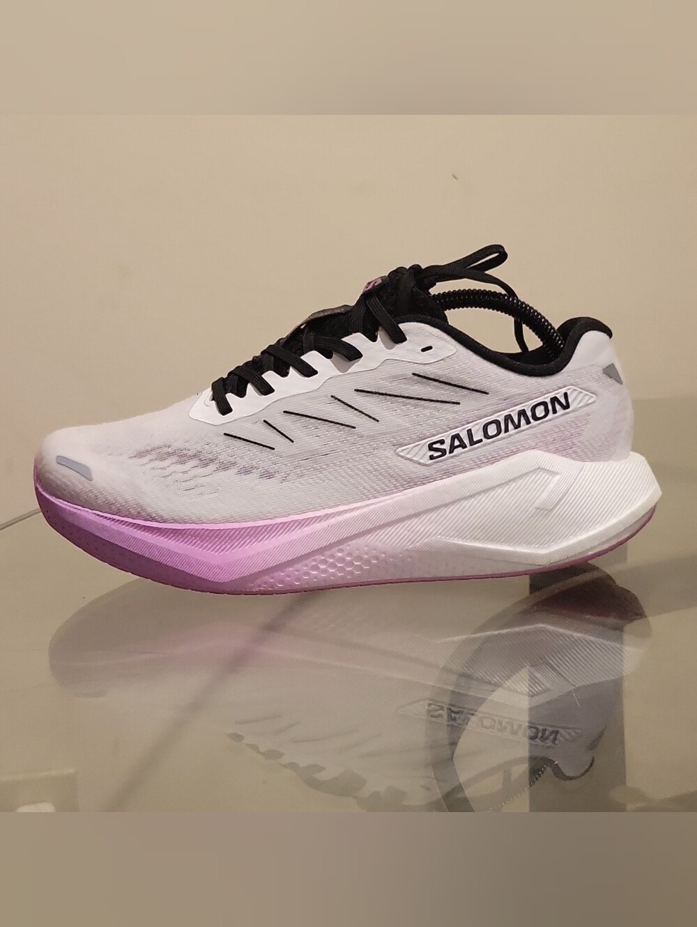 Salomon Women’s Aero Blaze 3 White/black/pink Running Show Size 9.5